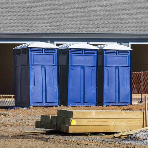 how can i report damages or issues with the portable toilets during my rental period in Willisburg